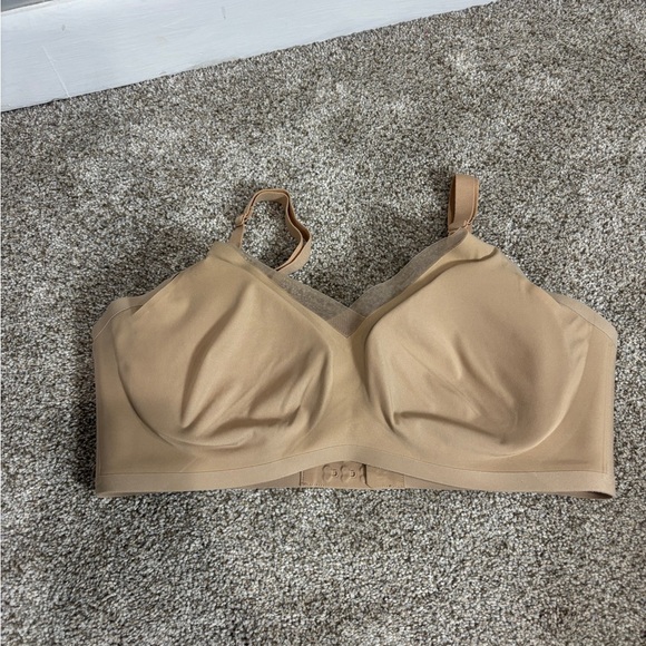 Honeylove CrossOver Wireless Bra in Sand Size Medium - Picture 5 of 11